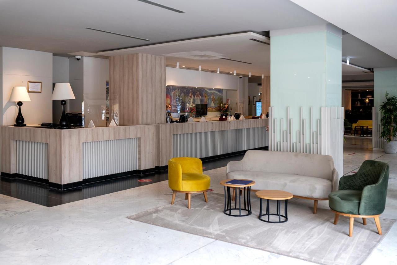 Golden Tulip El Mechtel Отель